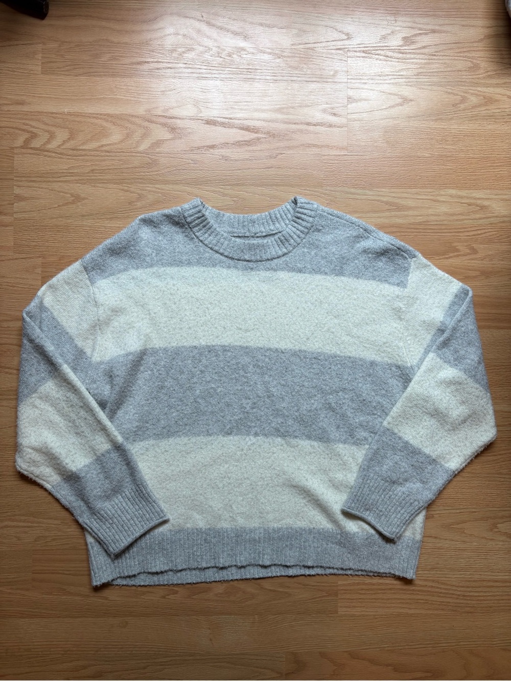 American Eagle Womens Gray and Cream Striped Crewneck Sweater